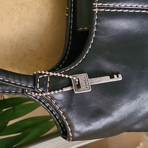 Fossil Leather Tote Bag ❤️ - Picture 2 of 6